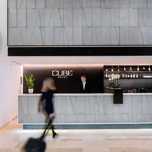 4* Hotel Cube